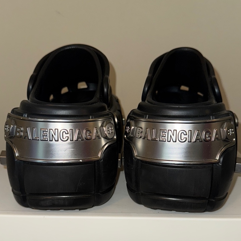 Balenciaga Black Footwear with Silver Details - Picture 3 of 10